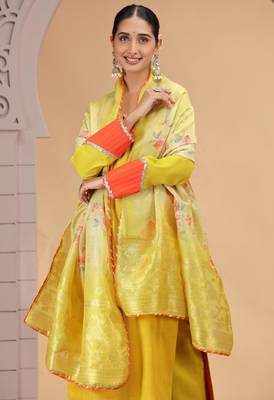 Yellow  chiffon kurta set with pant & dupatta 2