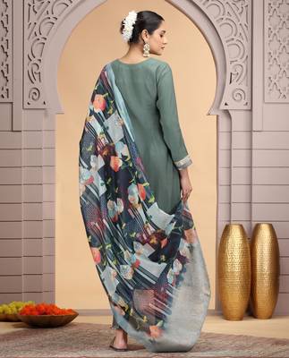 Green chiffon kurta set with loose pant & dupatta 4