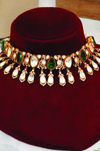 Gold plated kundan choker necklace set