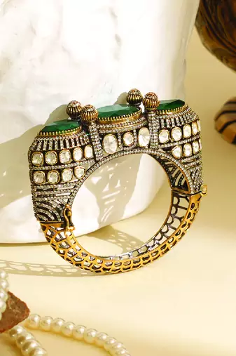 Zircon green stone royal kada