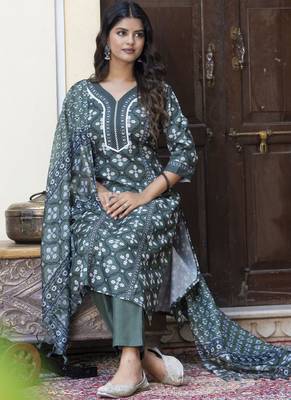 Dark-green embroidered cotton salwar suit 2