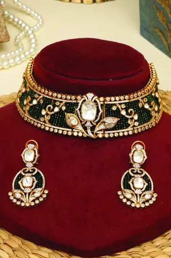 Gold plated emerald green stones choker necklace set