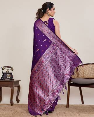 Magenta jacquard silk saree zari woven border designer wedding saree with blouse set 2