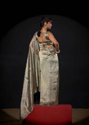 Pista color kanjivaram pure silk blend zircon border saree 3