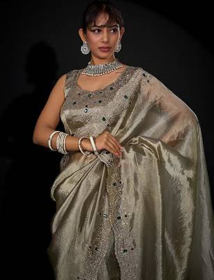Pista color kanjivaram pure silk blend zircon border saree 4