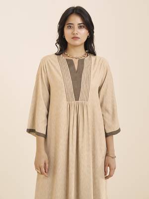 women’s beige viscose blend v neck kurta with front pleat design 4