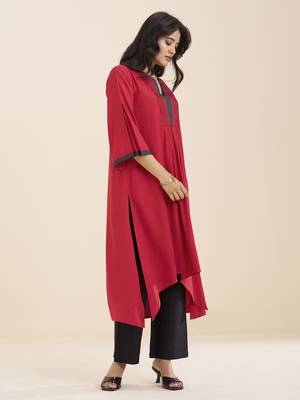 women’s red viscose blend v neck kurta with front pleat design 3