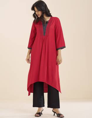 women’s red viscose blend v neck kurta with front pleat design 4