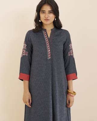 women’s grey viscose blend straight fit kurta for casual wear 4