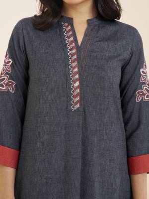women’s grey viscose blend straight fit kurta for casual wear 5