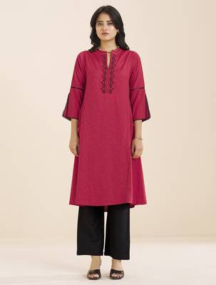 women’s red straight fit viscose blend kurta 1