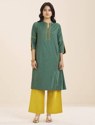 women’s green viscose blend straight kurta for casual wear 1