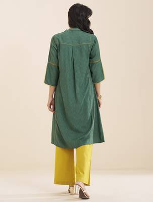 women’s green viscose blend straight kurta for casual wear 2