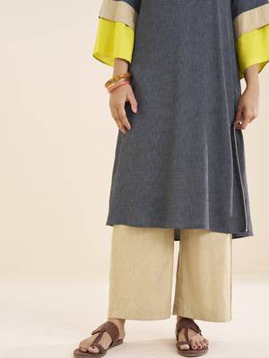 women’s black straight cut viscose rayon kurta 5
