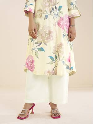 women’s linen blend cream kurta with soft pink floral print 5