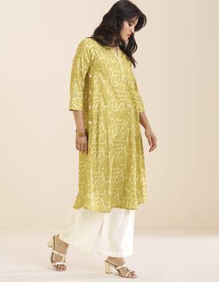 women’s light yellow linen blend printed kurta 3