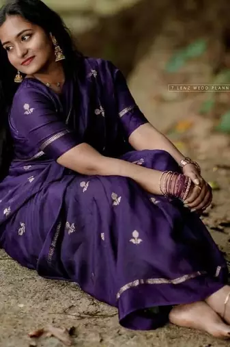 Purple Color jacquard leaf  figure Work Khadi Silk Saree