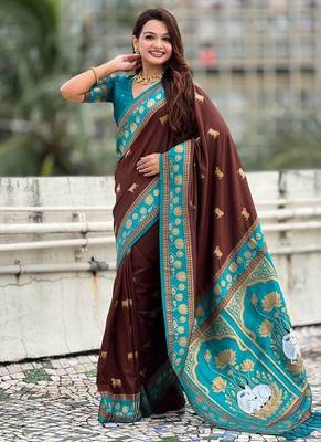maroon soft art silk saree with teal dual zari border 1
