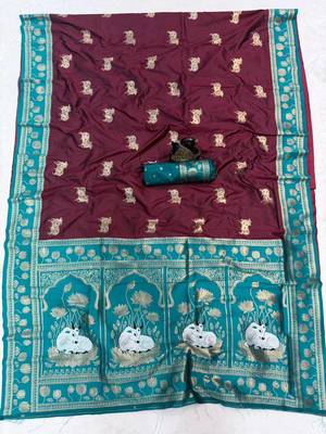 maroon soft art silk saree with teal dual zari border 5