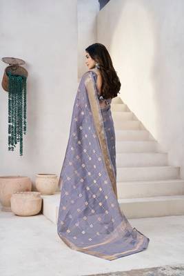 Soft linen cotton silk blend saree with gold zari weaving 4
