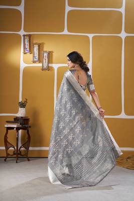 Soft linen cotton silk blend saree with gold zari weaving 5