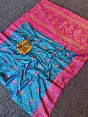 sky silk saree with motif weaving and contrast border 4
