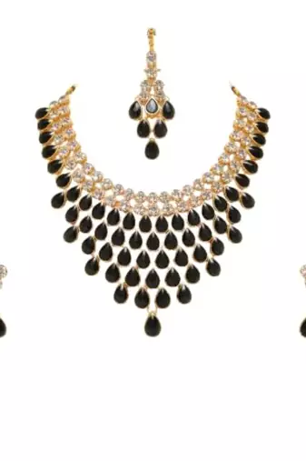gold metal necklace set with plain glossy work