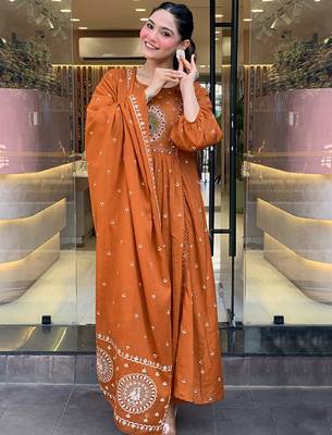 Woven design embroidered anarkali kurta with trousers & dupatta 3