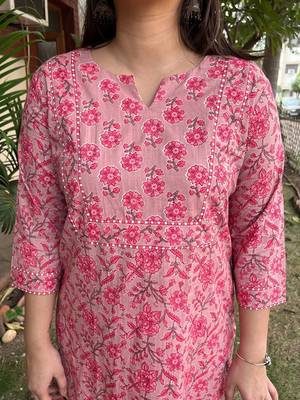 Floral printed notch neck straight cotton kurta 2