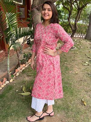 Floral printed notch neck straight cotton kurta 4