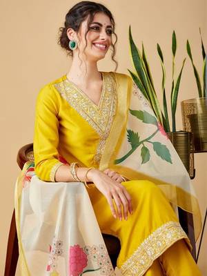 Floral embroidered regular pure silk kurta with trousers & with dupatta 3