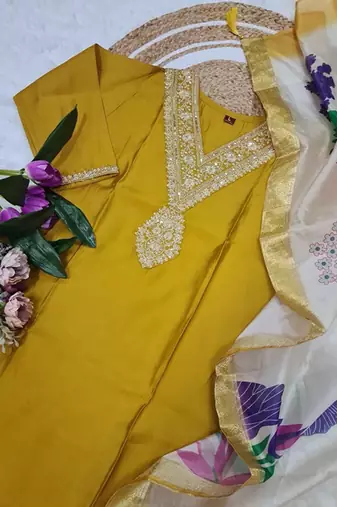 Floral embroidered regular pure silk kurta with trousers & with dupatta