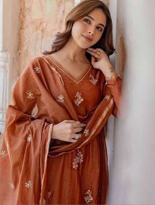 Ethnic motifs embroidered panelled thread work pure cotton kurta with trousers & with dupatta 2