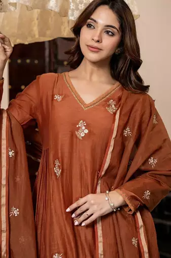 Ethnic motifs embroidered panelled thread work pure cotton kurta with trousers & with dupatta