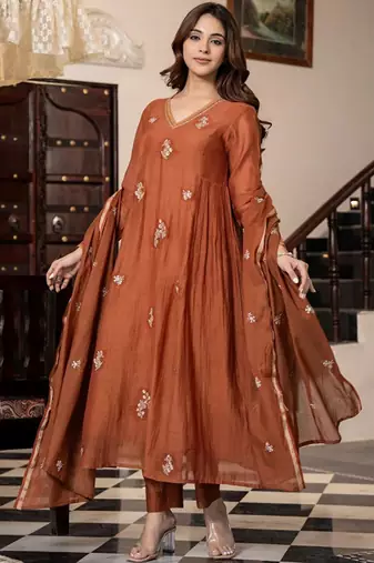 Ethnic motifs embroidered panelled thread work pure cotton kurta with trousers & with dupatta