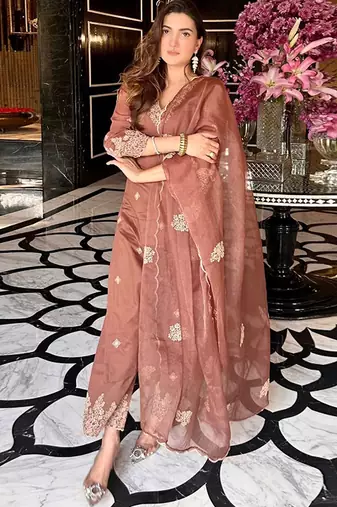 Floral embroidered regular thread work straight kurta with palazzos & dupatta