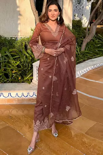 Floral embroidered regular thread work straight kurta with palazzos & dupatta
