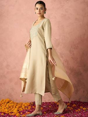 Ethnic motifs yoke design straight thread work kurta with trousers & dupatta 3