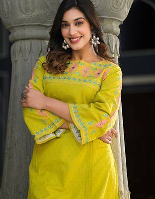 Floral thread embroidered yoke design straight kurta 2