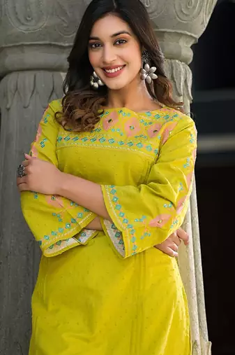 Floral thread embroidered yoke design straight kurta