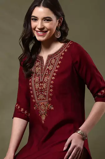 Floral embroidered flared sleeves thread work kurta