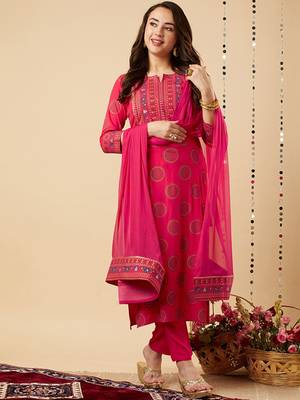 Ethnic motifs yoke design gotta patti kurta with trousers & dupatta 1
