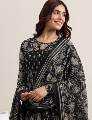 Womens black printed cotton anarkali kurta with trousers & dupatta 2