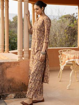 Floral printed cotton kurta with trousers 3