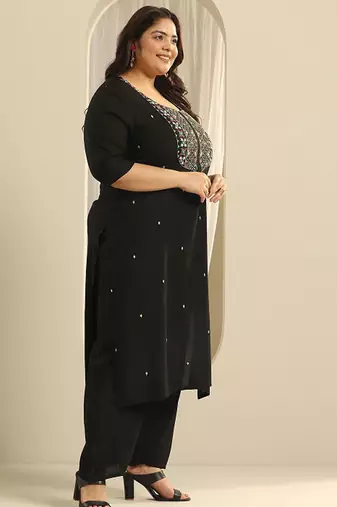 Plus size floral embroidered thread work kurta with trousers & dupatta