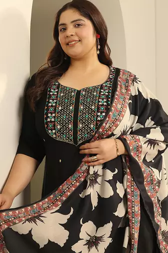 Plus size floral embroidered thread work kurta with trousers & dupatta