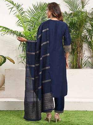 Floral embroidered v-neck thread work straight kurta with trouser and dupatta 2