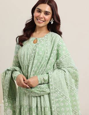 Womens green printed cotton anarkali kurta with trousers & dupatta 2