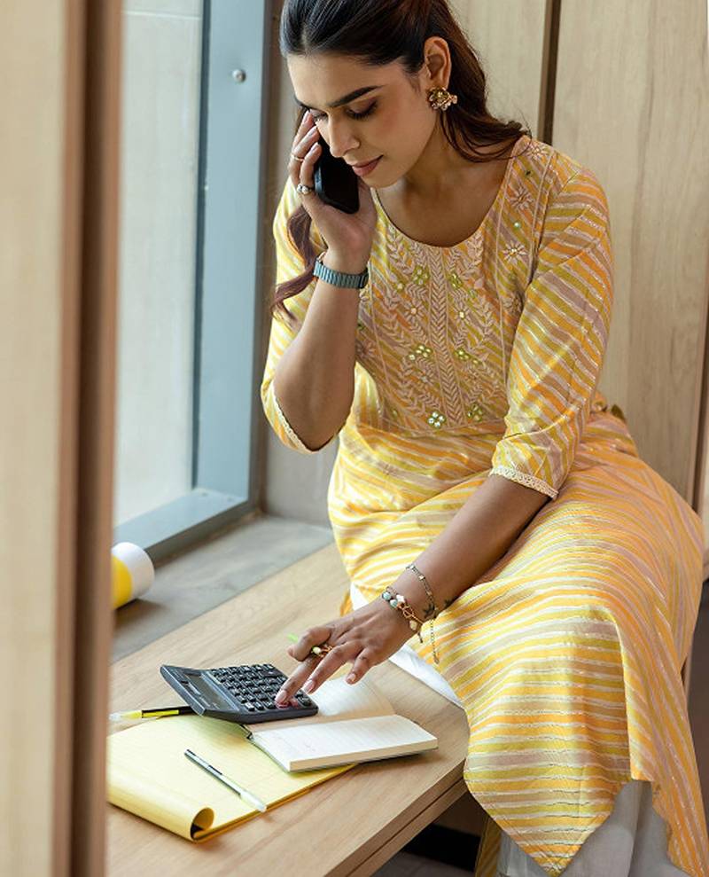 Leheriya printed thread work kurta