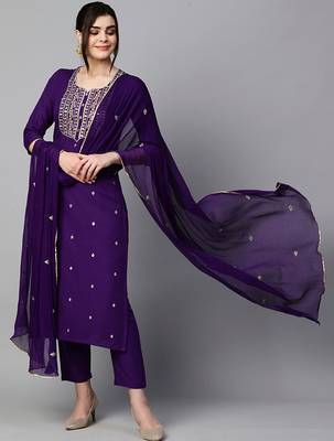 Floral embroidered regular kurta with trousers & dupatta 1